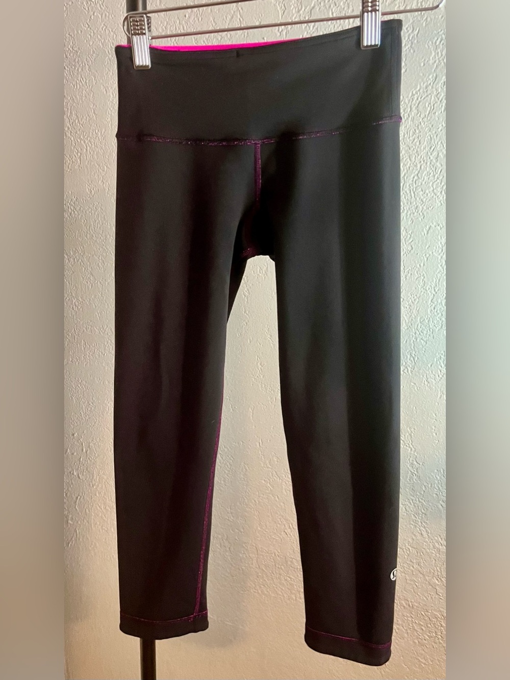 lululemon Paris Pink And Black Reversible Wunder Unders. Vintage. - Picture 6 of 6
